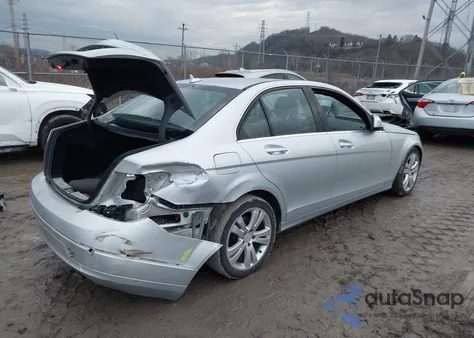 2009 Mercedes-Benz C 300 Luxury 4Matic/Sport 4Matic z USA, uszkodzony, nr VIN WDDGF81X69F216331